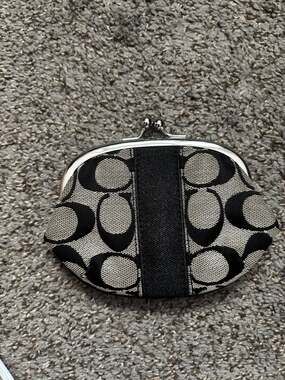 Coach Signature Canvas Kisslock Coin Purse Wallet